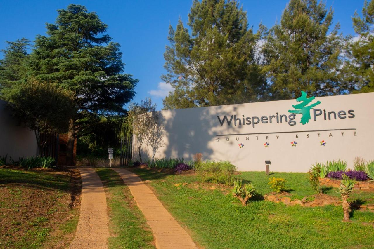 Whispering Pines Country Estate Villa Magaliesburg Bagian luar foto