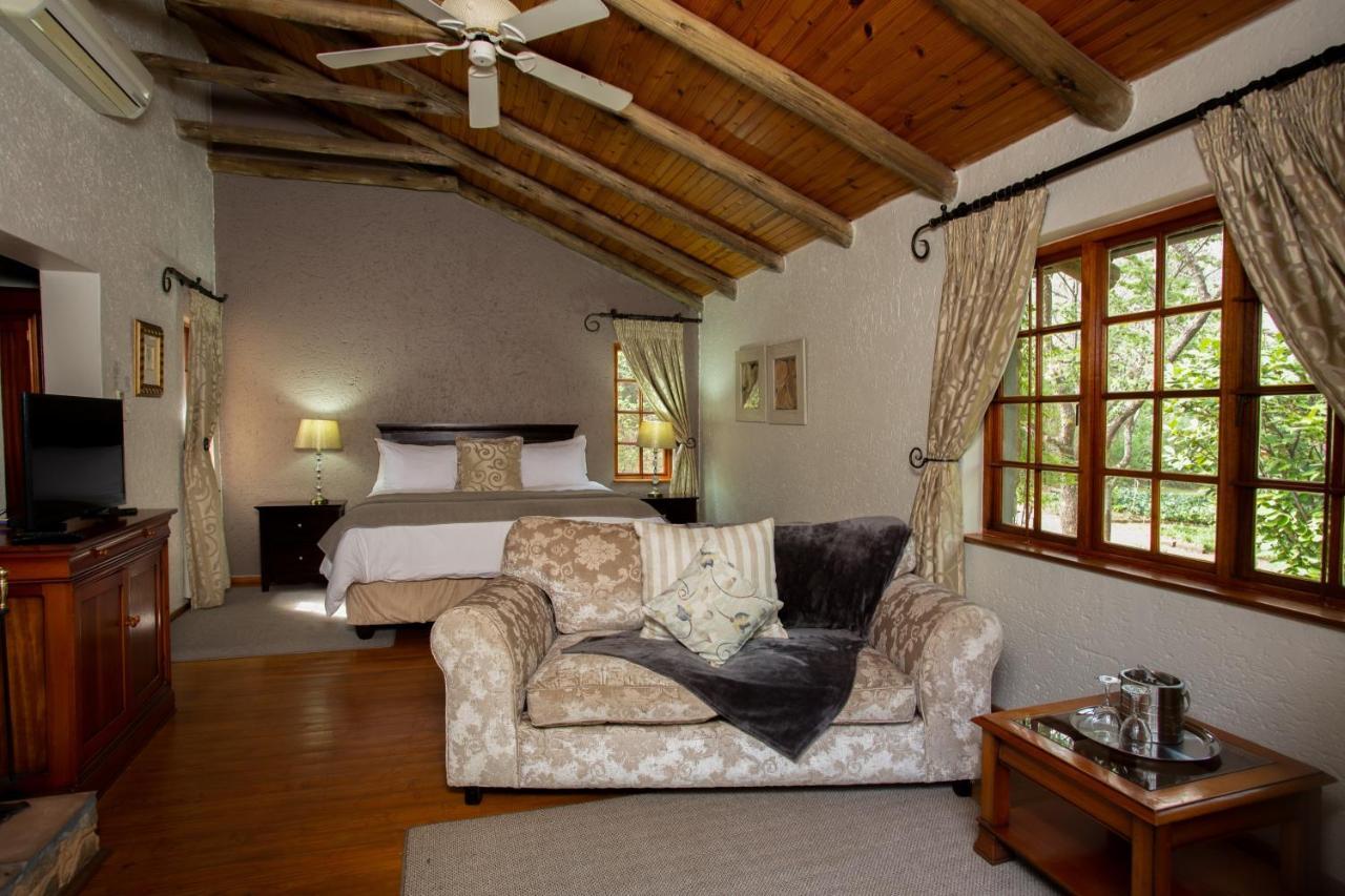 Whispering Pines Country Estate Villa Magaliesburg Bagian luar foto