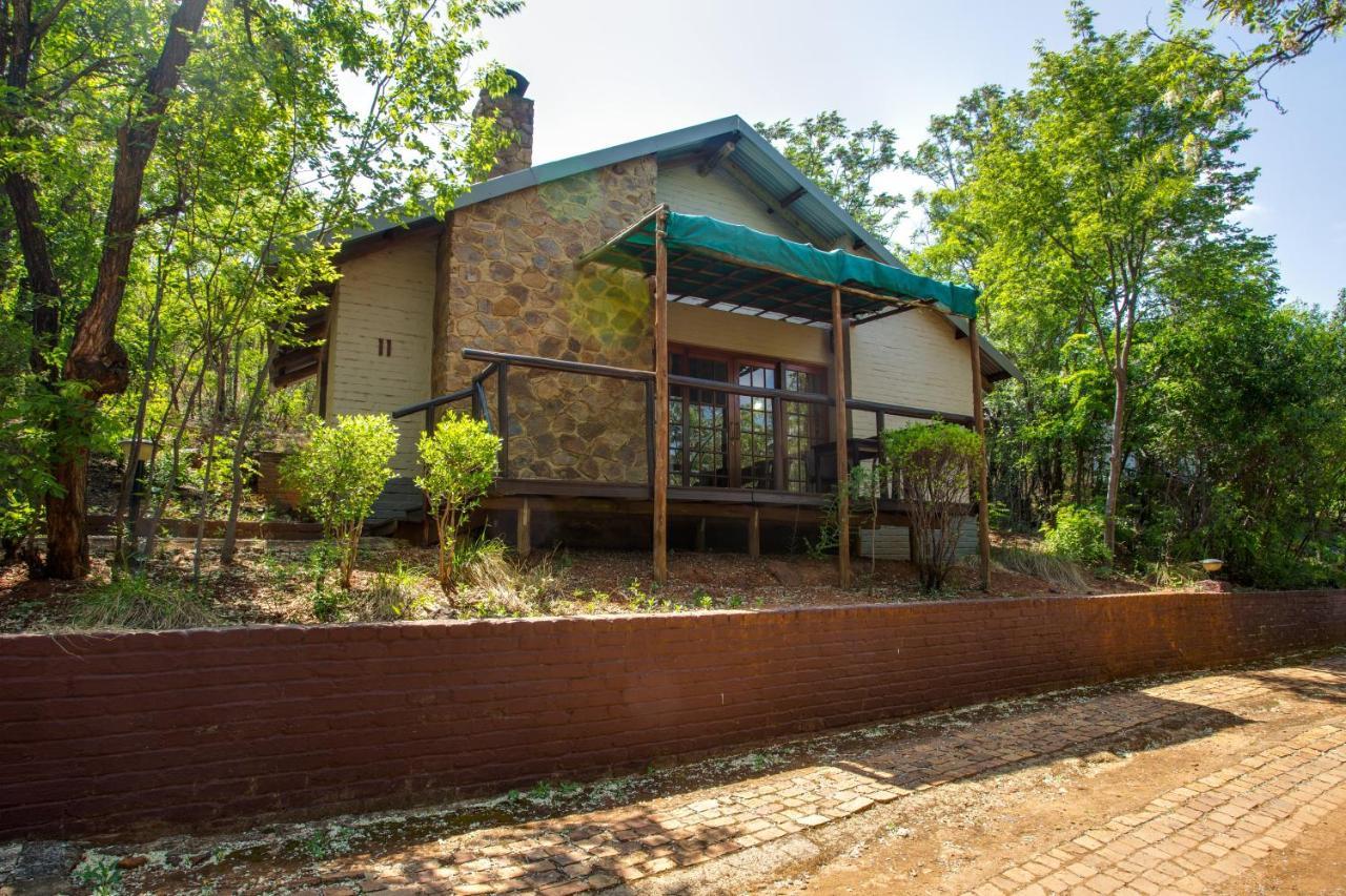 Whispering Pines Country Estate Villa Magaliesburg Bagian luar foto