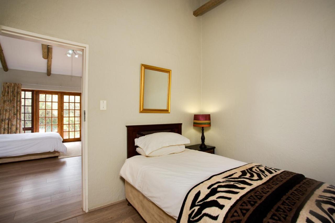 Whispering Pines Country Estate Villa Magaliesburg Bagian luar foto
