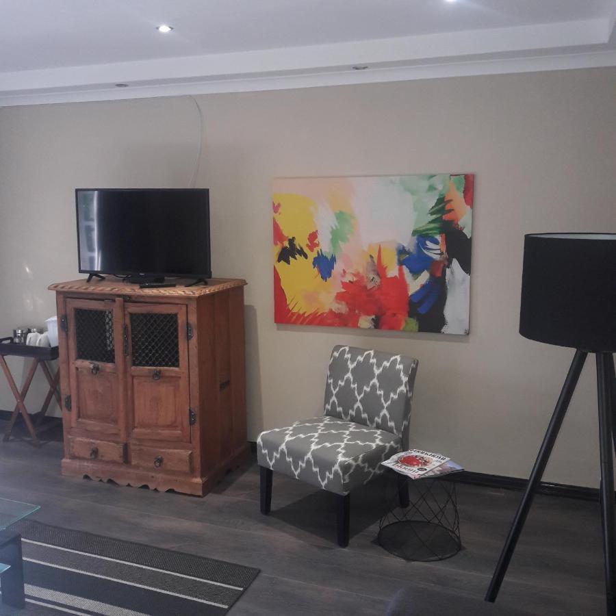 Whispering Pines Country Estate Villa Magaliesburg Bagian luar foto
