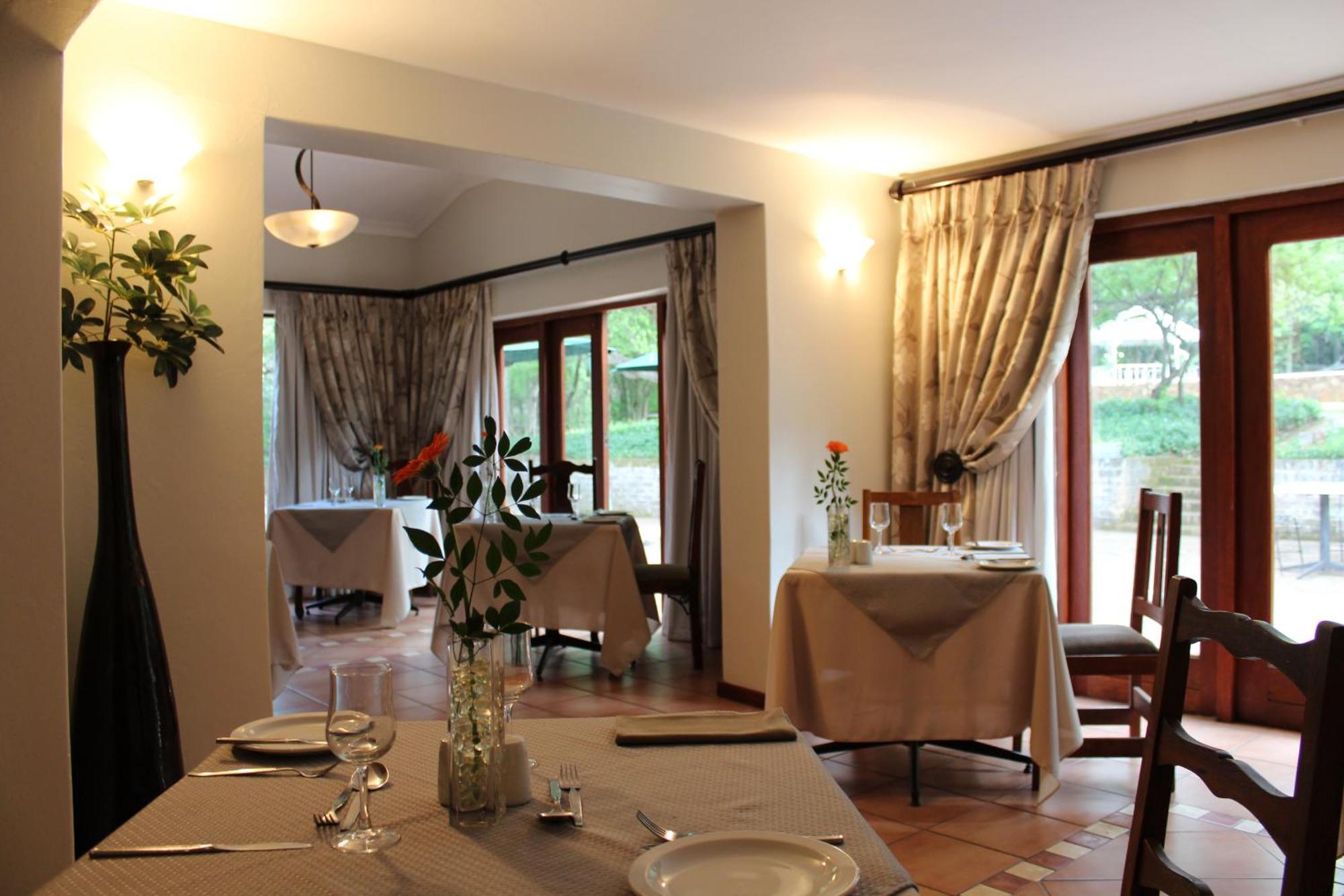 Whispering Pines Country Estate Villa Magaliesburg Bagian luar foto