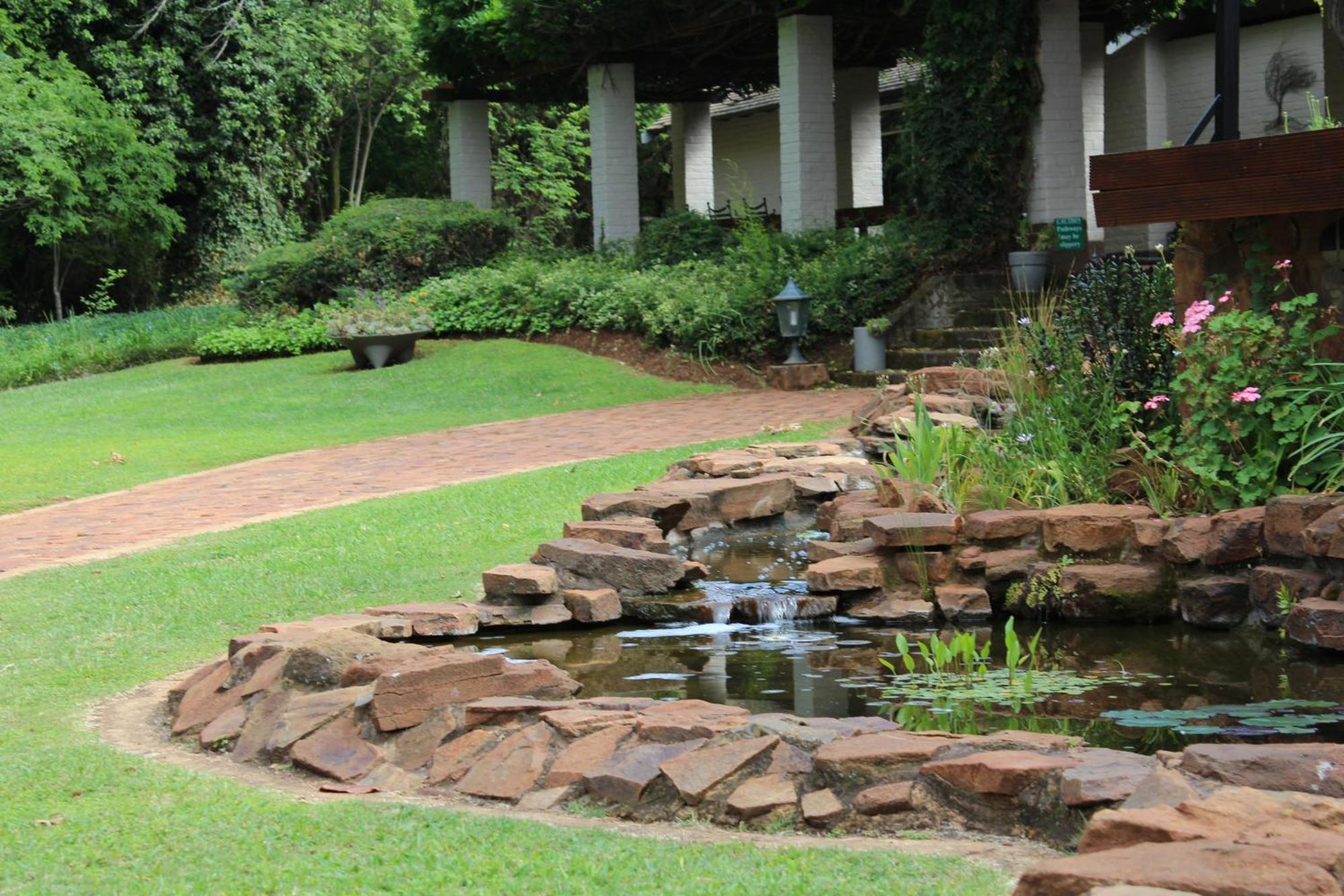 Whispering Pines Country Estate Villa Magaliesburg Bagian luar foto