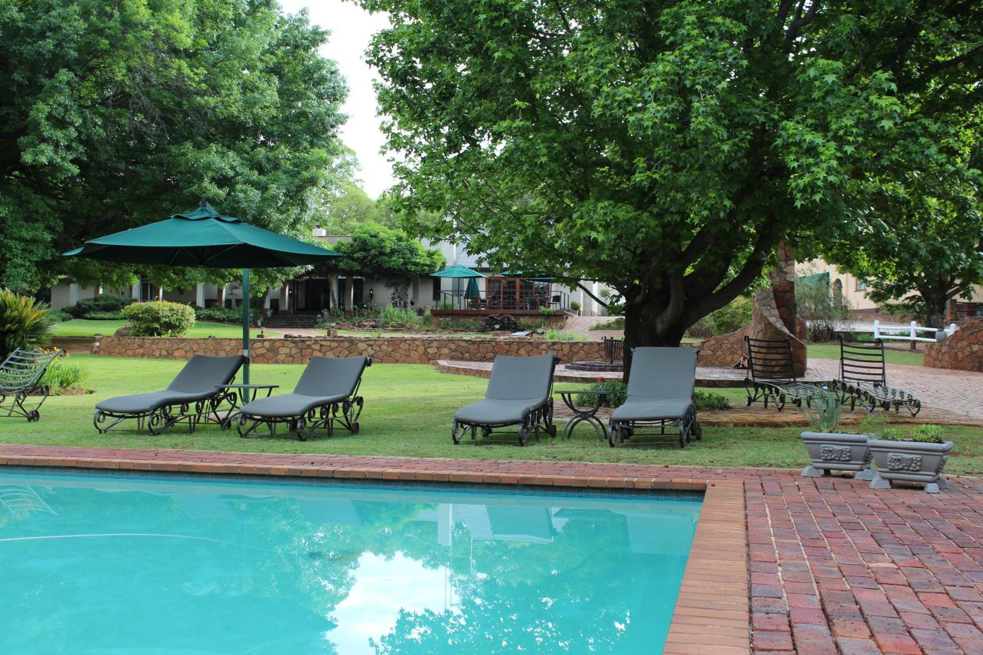 Whispering Pines Country Estate Villa Magaliesburg Bagian luar foto